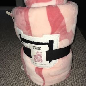 Sherpa Victoria secret blanket